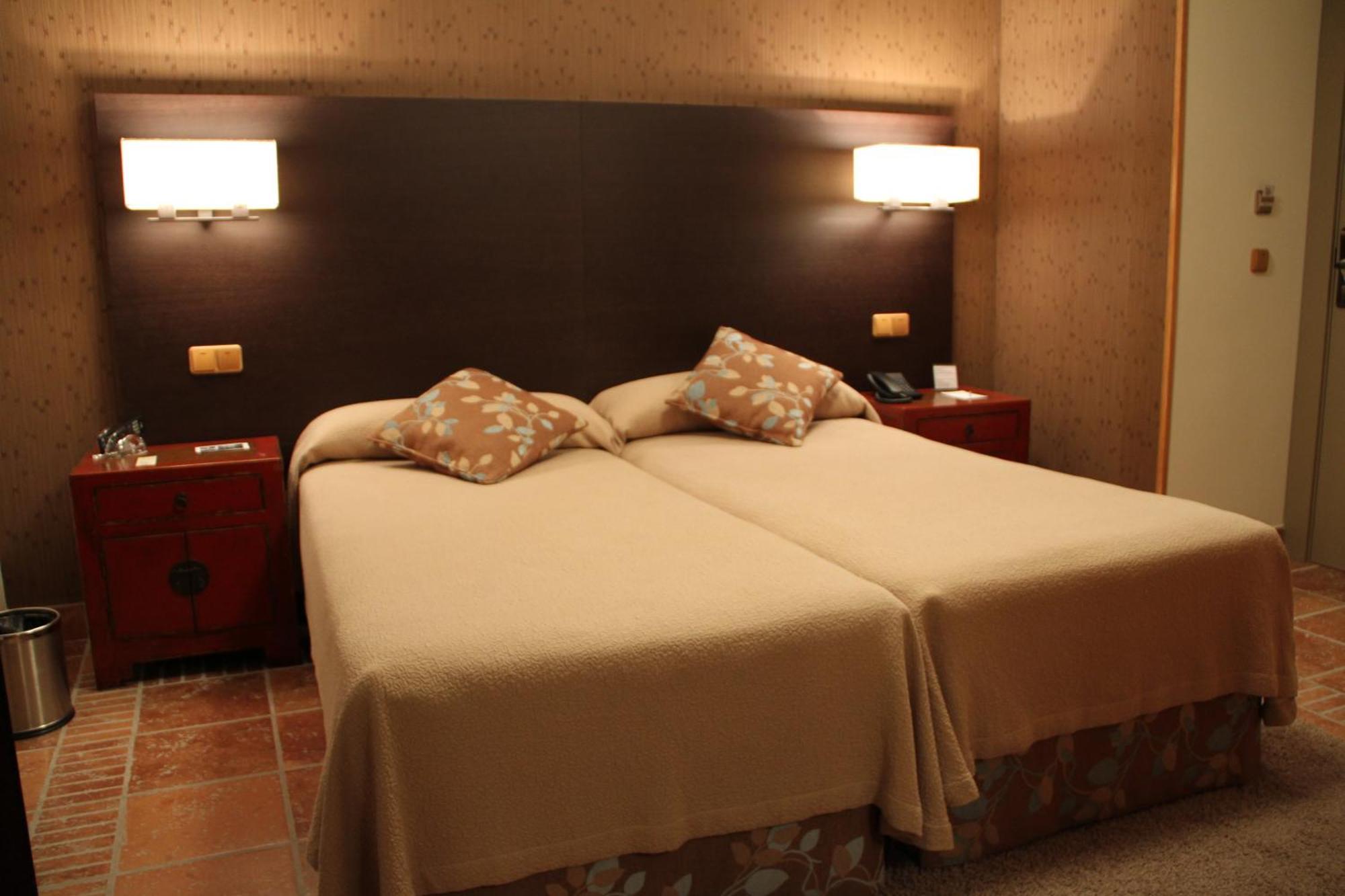 Hotel Palacio Dos Olivos Galdeano الغرفة الصورة