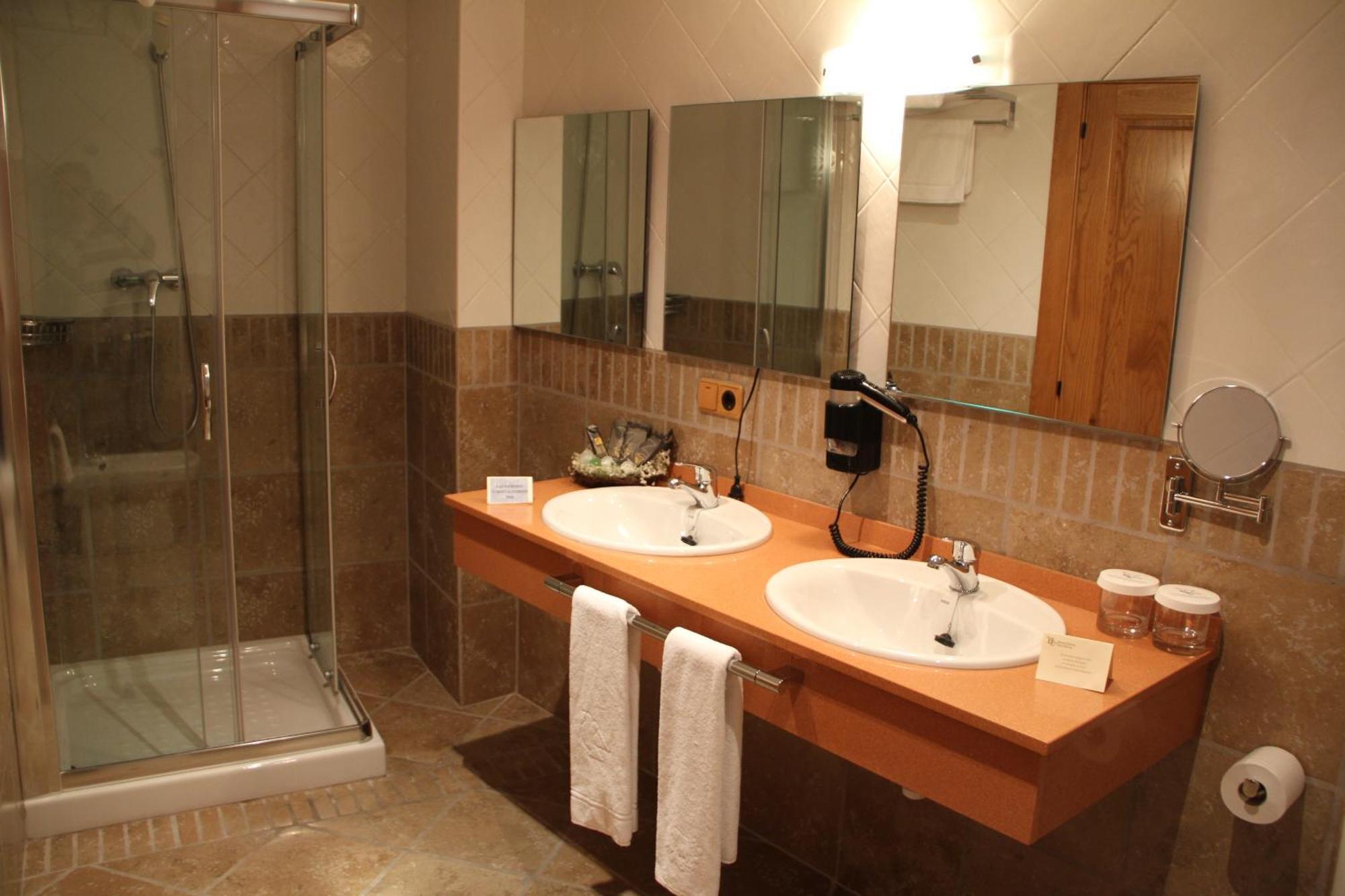 Hotel Palacio Dos Olivos Galdeano الغرفة الصورة